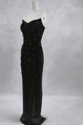 Luxuriöses Schwarzes Abendkleid mit Perlenverzierung